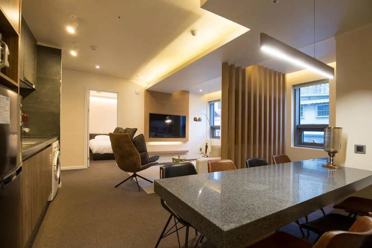 Uh Suite The Jongno Seoul