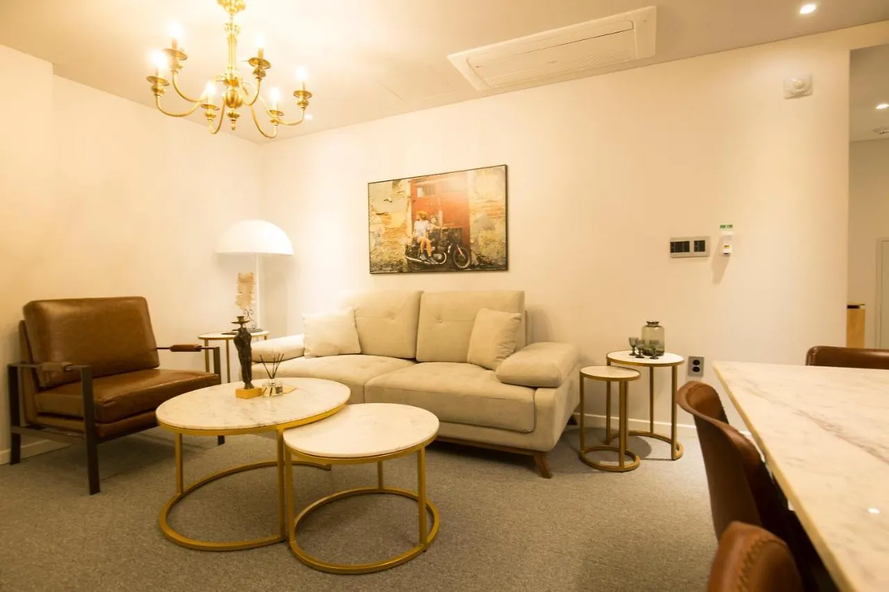 Uh Suite The Jongno Seoul
