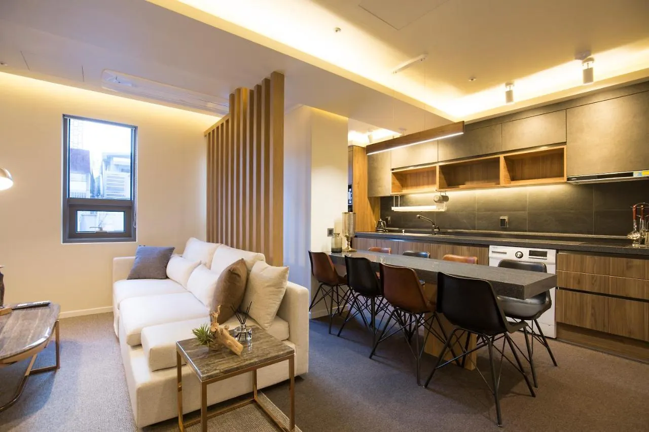 Uh Suite The Jongno Seoul 2*,  South Korea