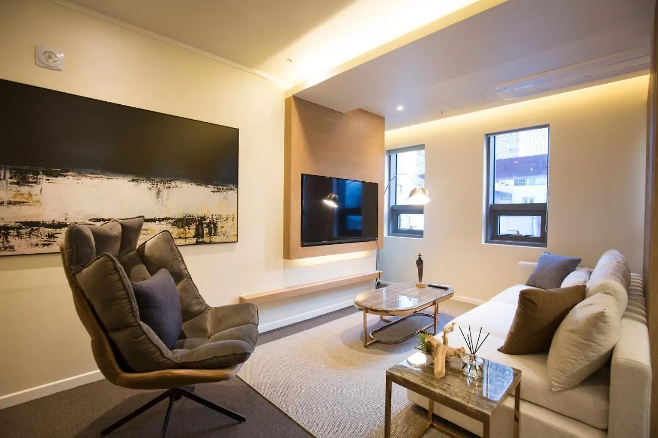Uh Suite The Jongno Seoul