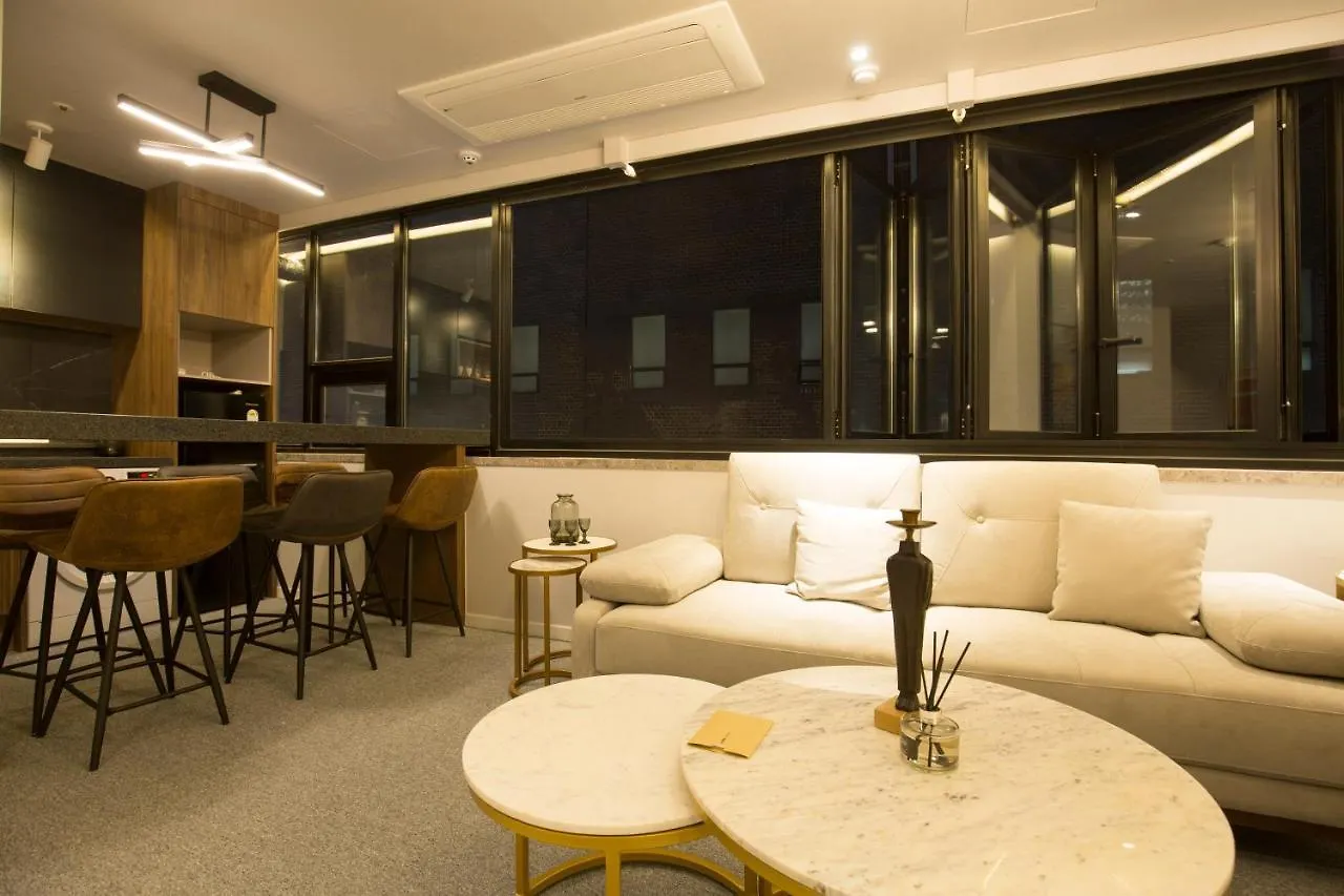 Uh Suite The Jongno Seoul