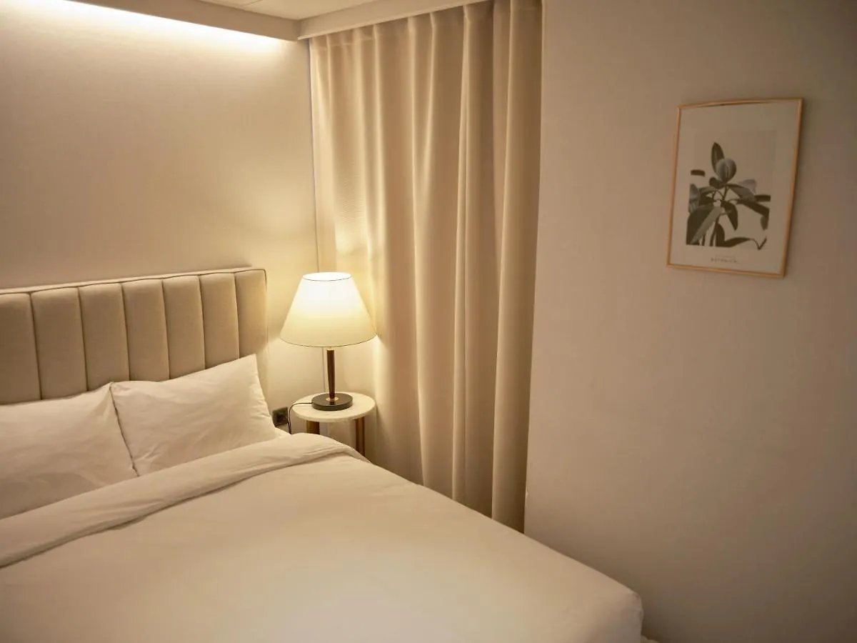 Uh Suite The Jongno Seoul South Korea